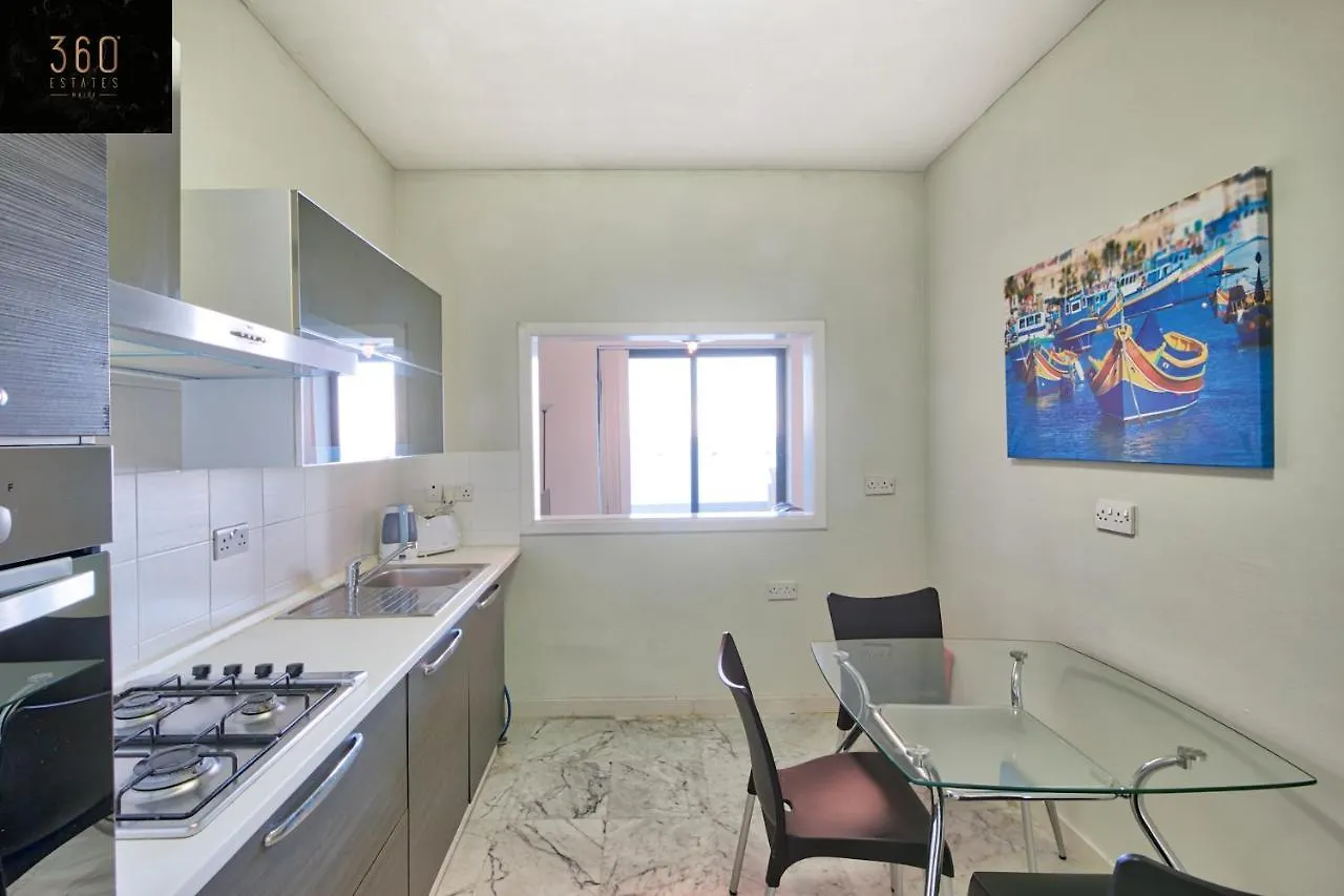 Seafront 3Br Apt In Tower Rd Sliema Opposite Beach By 360 Estates